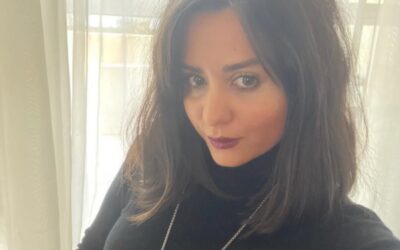 Πώς να φτιάξετε το τέλειο side bob hair look