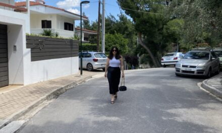 Από τη μέρα στη νύχτα: Μαύρη Maxi φούστα: Μεταμορφώνοντας την εμφάνισή σας