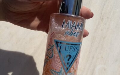 Απελευθερώστε την εσωτερική σας θεά της παραλίας με το Guess Shimmer Fragrance Mist: Miami Vibes