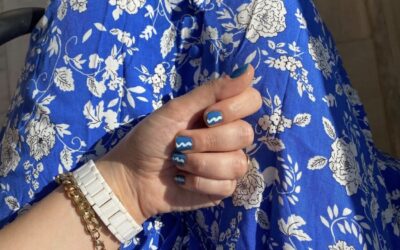 Swirl Blue Manicure