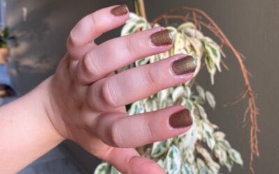 Μπρονζέ: Το τέλειο last-minute μανικιούρ!