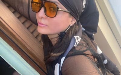 Φουλάρι: Απογειώστε τα beach look σας με αυτό το αξεσουάρ στα μαλλιά!