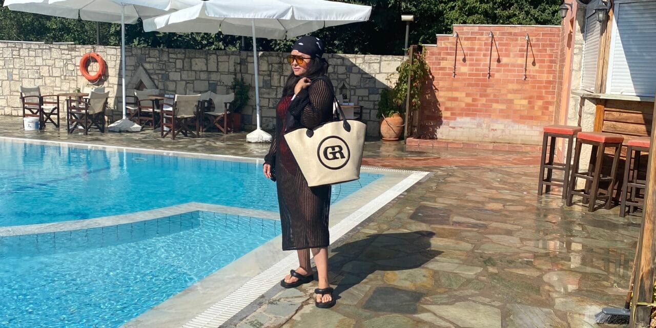 2 beachwear looks για τις πιο εντυπωσιακές εμφανίσεις στην παραλία