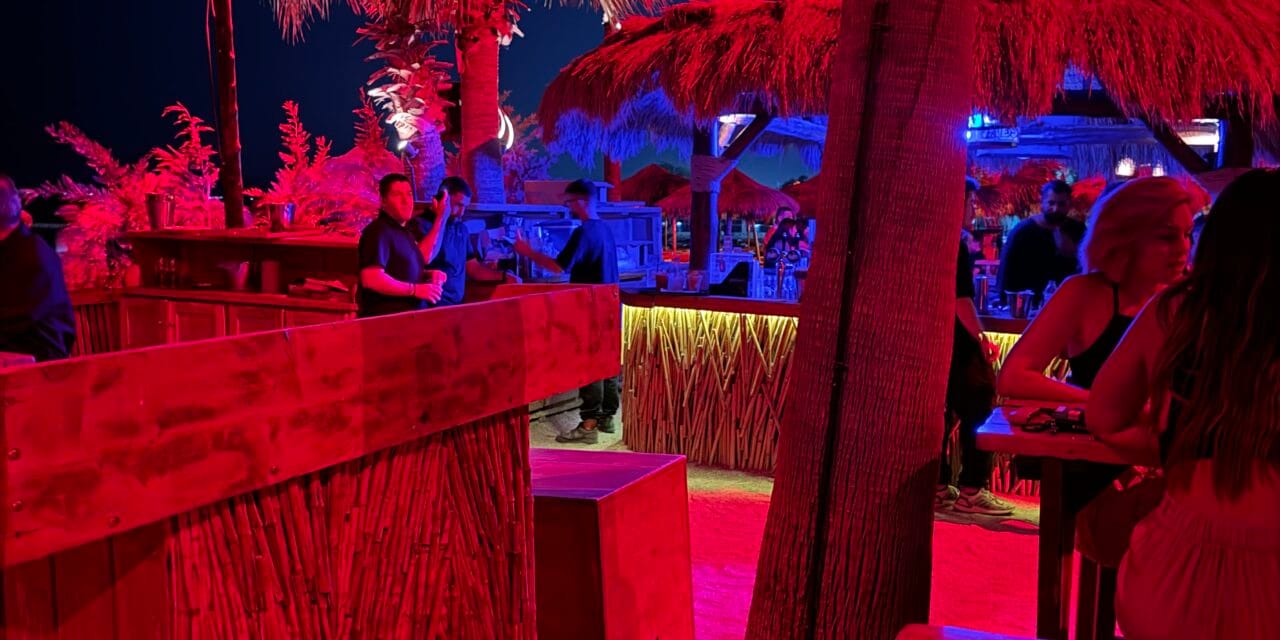 Bolivar: Το No 1 beach bar που αξίζει να επισκεφτείτε στην παραλιακή!