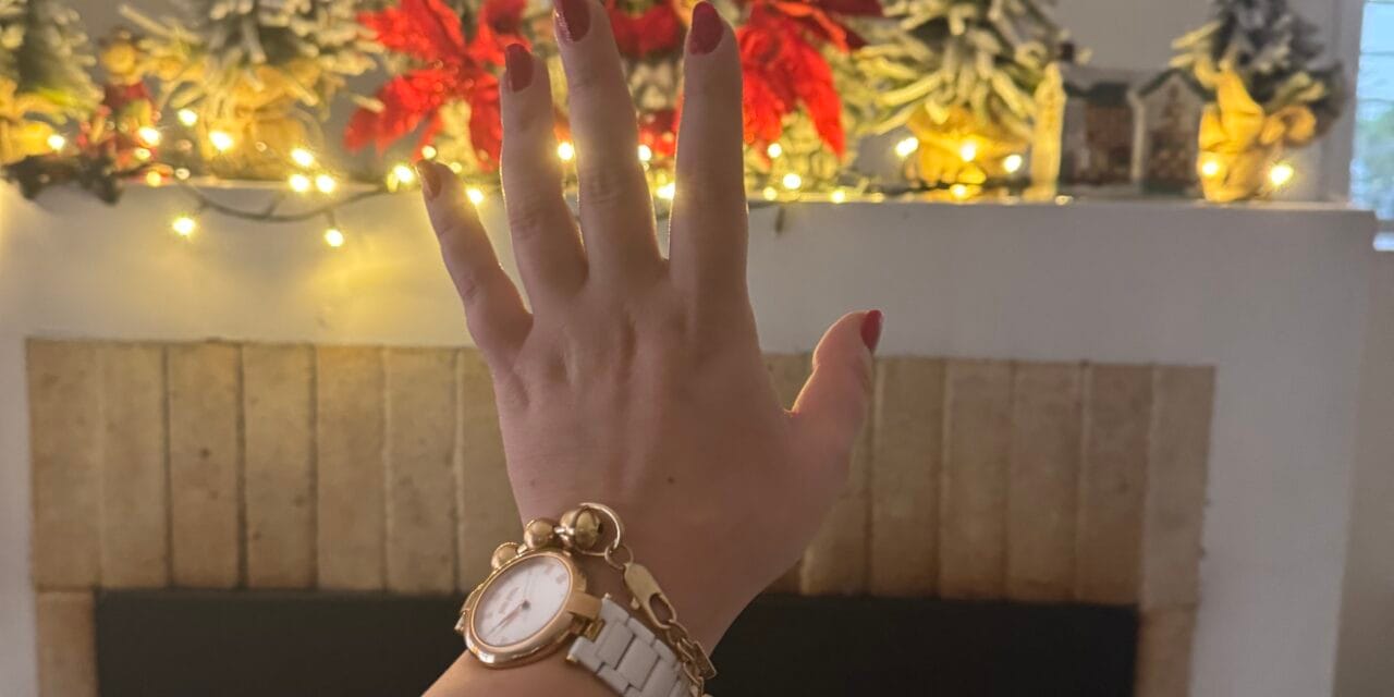 Κόκκινο με Glitter: Το Χριστουγεννιάτικο Μανικιούρ!