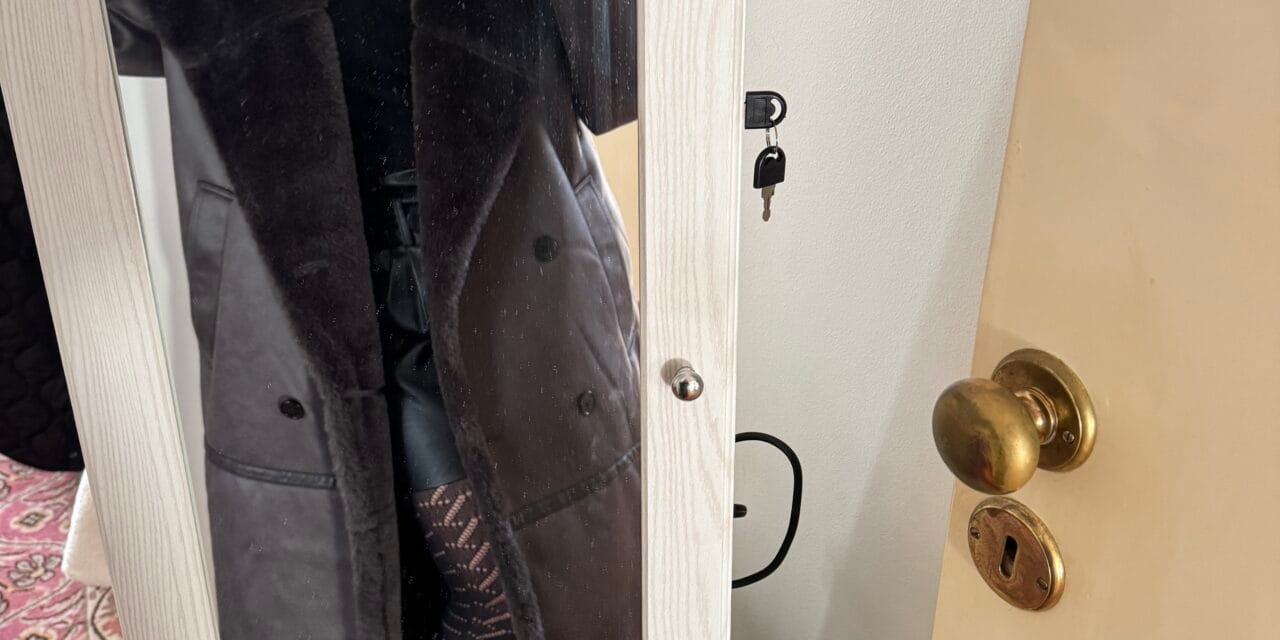 Σταυρωτό Παλτό: Το power dressing στοιχείο που θα εντάξουμε στην γκαρνταρόμπα μας