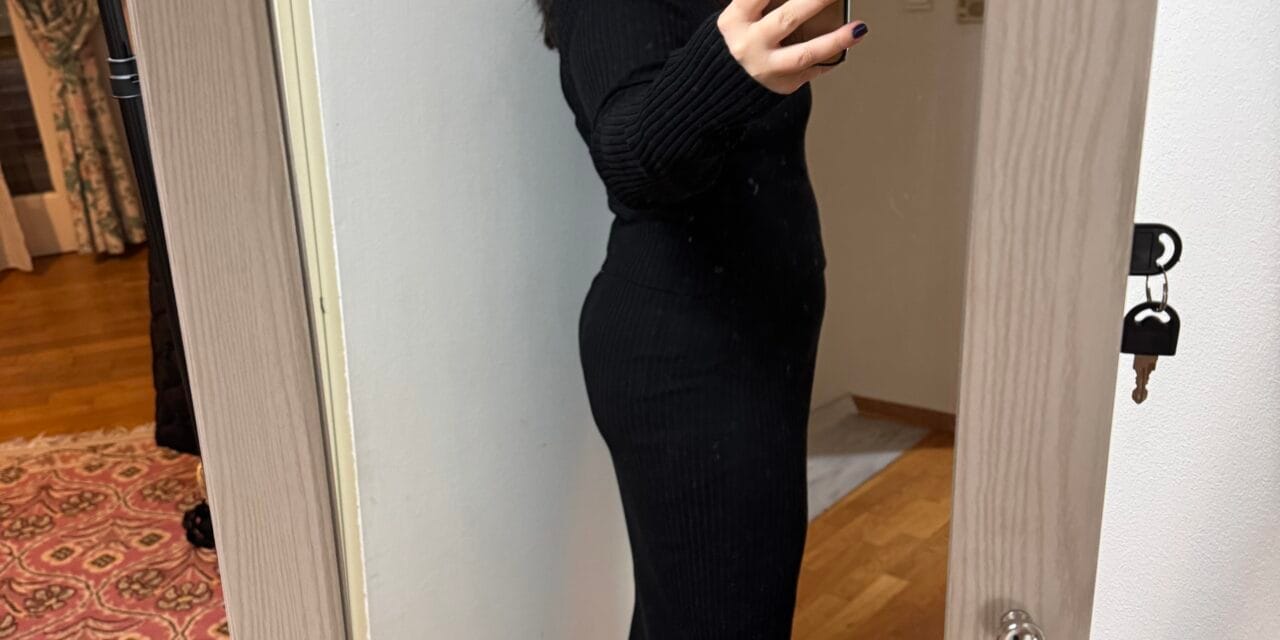 Maxi Φούστα, Kitten Heel Μπότες και Cargo Bag: Ένας ακαταμάχητος συνδυασμός!