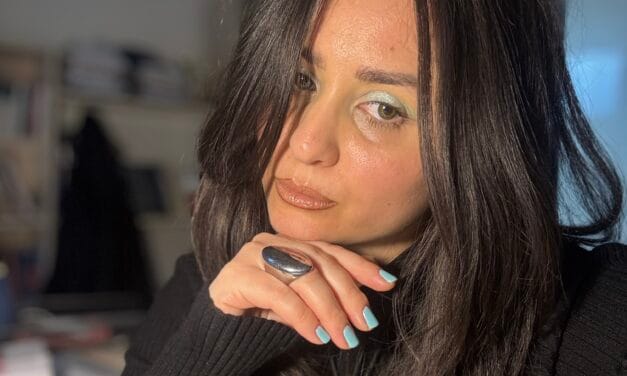 Aquamarine Σκιά Ματιών: Το χρώμα που θα μονοπωλήσει την άνοιξη