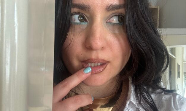 Παστέλ μολύβι ματιών: Η επιτομή της άνοιξης στο μακιγιάζ