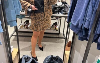 Μίνι Φούστα και Σακάκι: Το matching σετ στο οποίο πρέπει να επενδύσετε αυτήν την άνοιξη