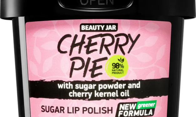 Το Cherry Lip Peeling Που Κάθε Γυναίκα  Πρέπει να Έχει στη Ρουτίνα της