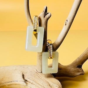 Τα 6 minimal κοσμήματα που αναδεικνύουν τη δύναμη του στυλ μετά τα 30|Διακριτική πολυτέλεια, καθαρές γραμμές και κομμάτια που μιλούν χωρίς να φωνάζουν. 6 Τα 6 minimal κοσμήματα που αναδεικνύουν τη δύναμη του στυλ μετά τα 30|Διακριτική πολυτέλεια, καθαρές γραμμές και κομμάτια που μιλούν χωρίς να φωνάζουν.