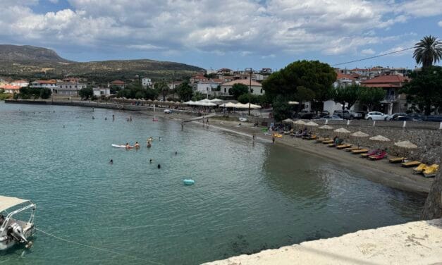 🇬🇷 Eλιά Λακωνίας: Εκεί όπου το Απέραντο Γαλάζιο δεν είναι απλώς εικόνα, είναι αίσθηση