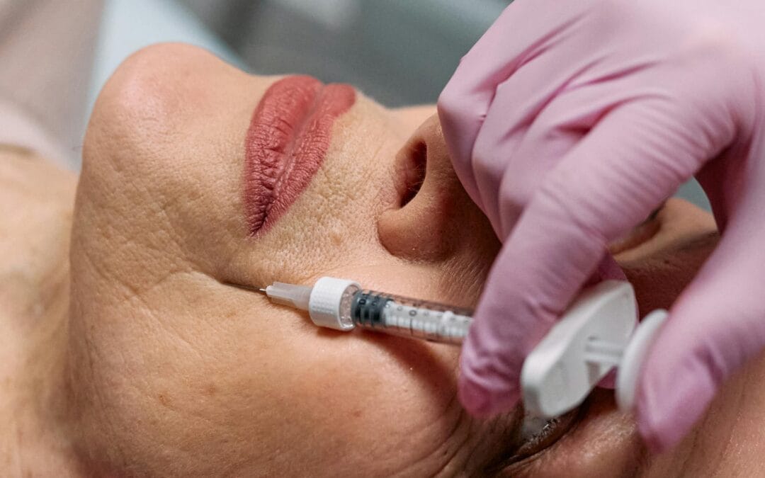 Υαλουρονικό Οξύ: Το Μόριο της Ενυδάτωσης ή το Απόλυτο Beauty Hype;