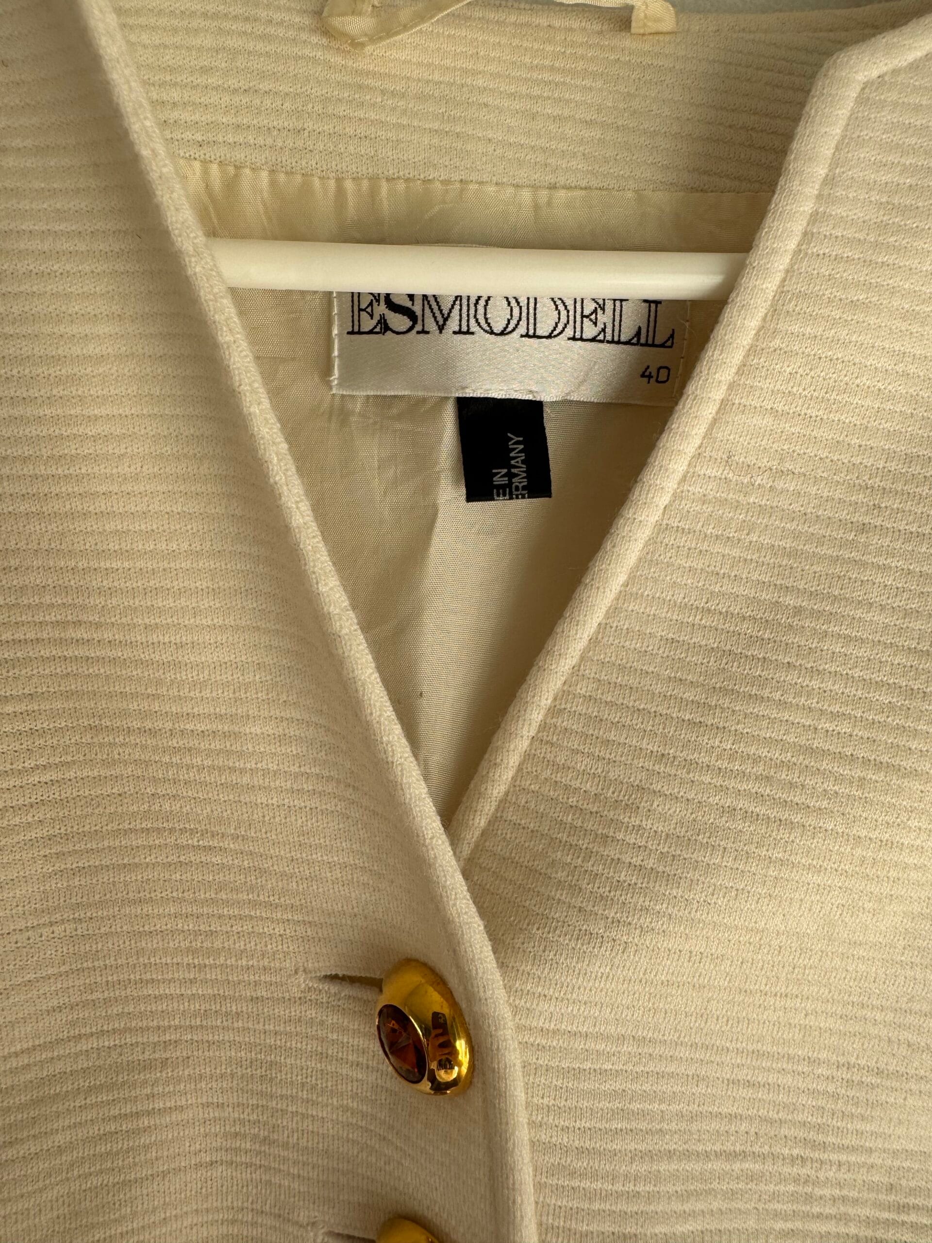 Vintage ESMODELL Cream Sculpted Blazer with Gold Buttons – Made in Germany 4 Vintage ESMODELL Cream Sculpted Blazer with Gold Buttons – Made in Germany - Image 4