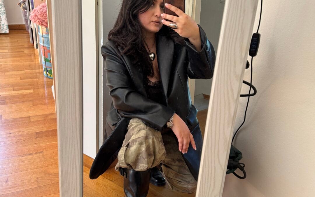 Biker μπότες & Δερμάτινο blazer: Οι νέες εμμονές του φθινοπώρου 2025