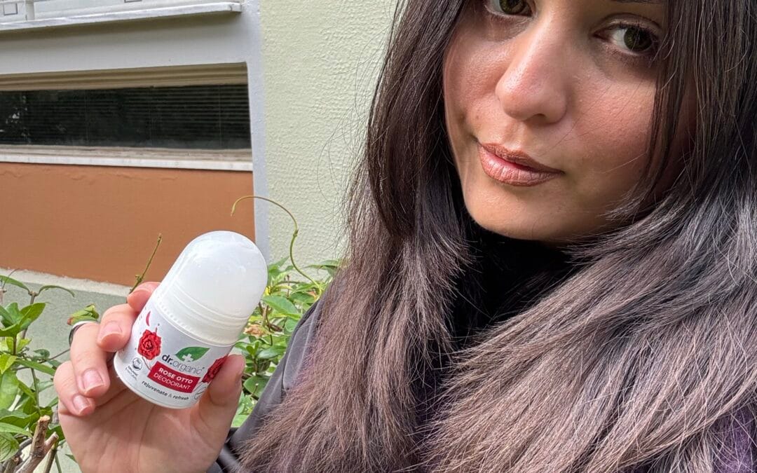 Dr Organic Rose: το φυσικό αποσμητικό που αλλάζει όσα πίστευες για τη φρεσκάδα