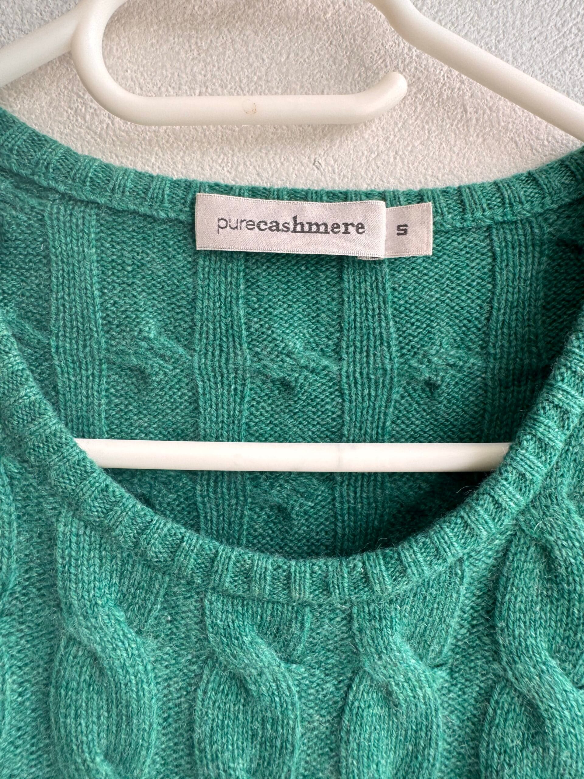 Πράσινο κασμιρένιο πουλόβερ Pure Cashmere με πλέξη “braid cable” 4 Πράσινο κασμιρένιο πουλόβερ Pure Cashmere με πλέξη “braid cable” - Image 4