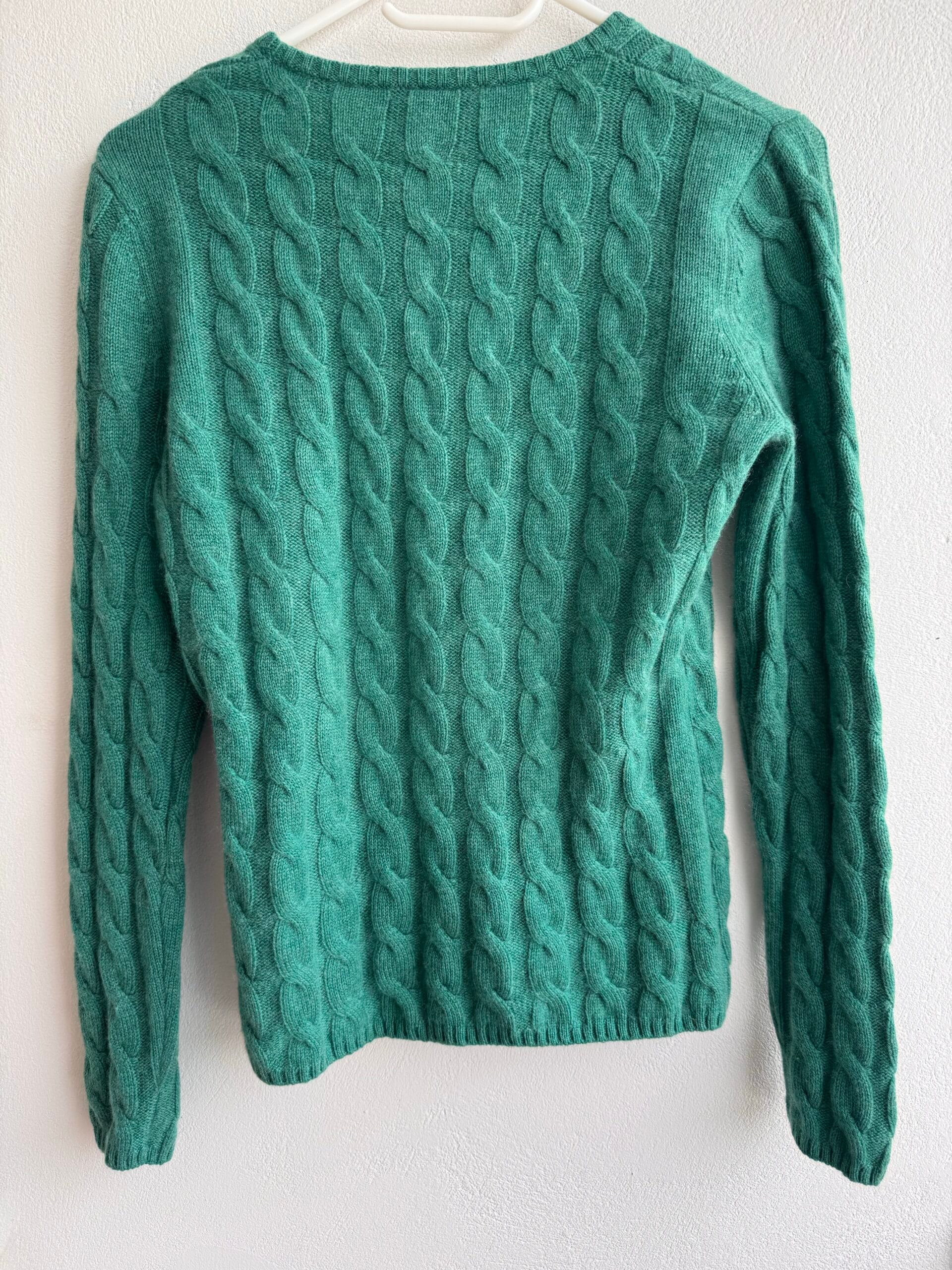 Πράσινο κασμιρένιο πουλόβερ Pure Cashmere με πλέξη “braid cable” 2 Πράσινο κασμιρένιο πουλόβερ Pure Cashmere με πλέξη “braid cable” - Image 2