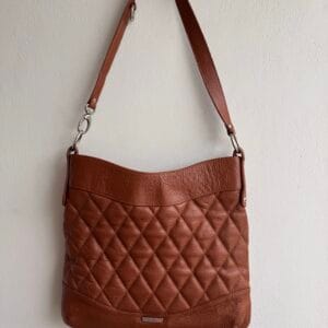 Δερμάτινη τσάντα ώμου Montana σε καφέ cognac με quilted λεπτομέρειες