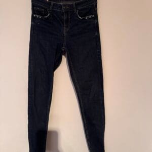 ZARA BASIC – Dark Wash Skinny Jeans (34) with Raw Hem