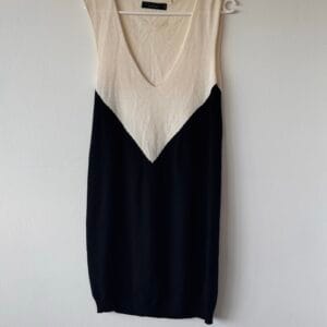 Twin-Set Simona Barbieri Italy — Ασύμμετρο πλεκτό φόρεμα V σε black & cream (Size S)