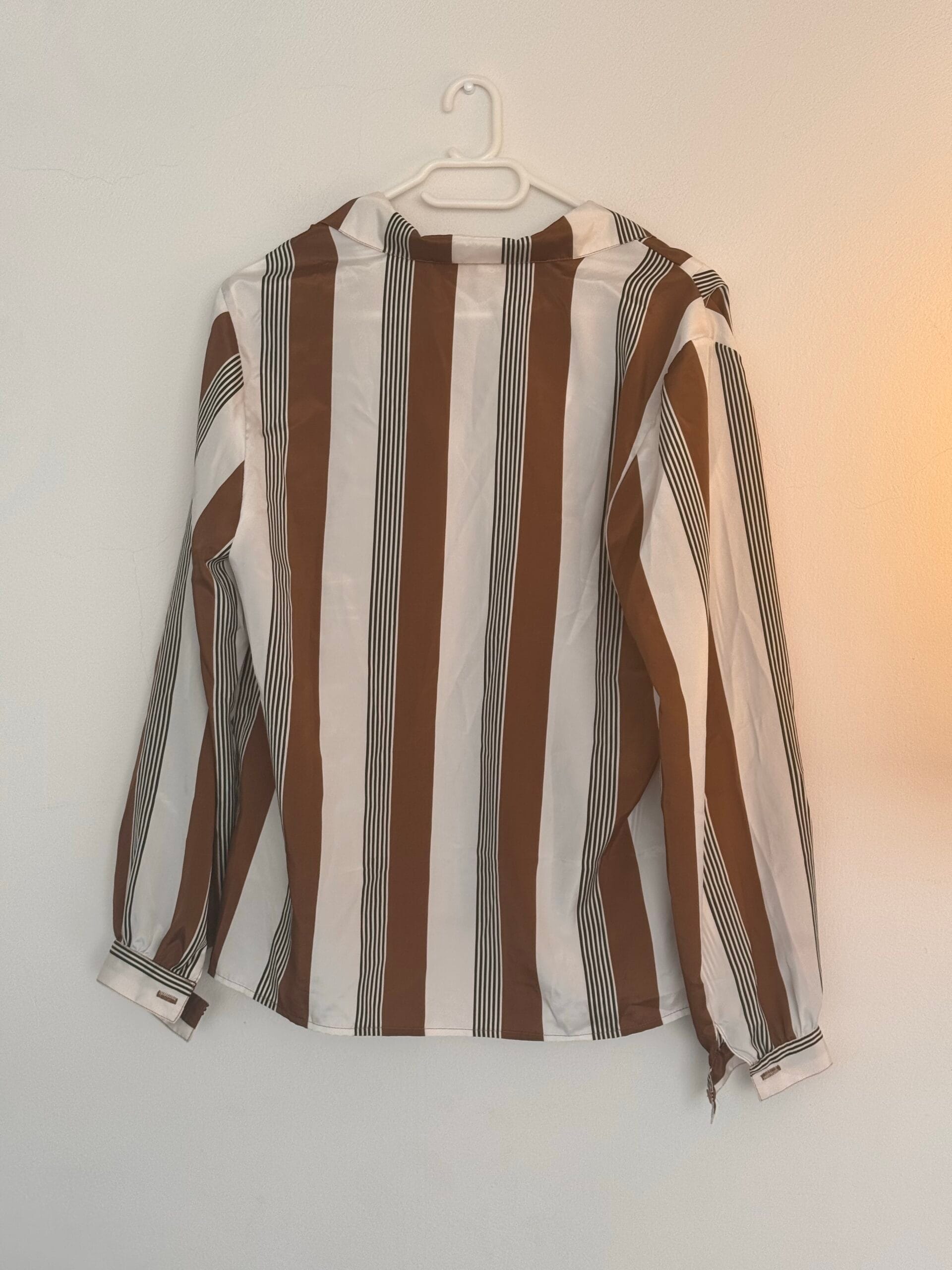 Πουκάμισο Top Fashion – Καφέ/Λευκές Ρίγες 3 Πουκάμισο Top Fashion – Καφέ/Λευκές Ρίγες - Image 3