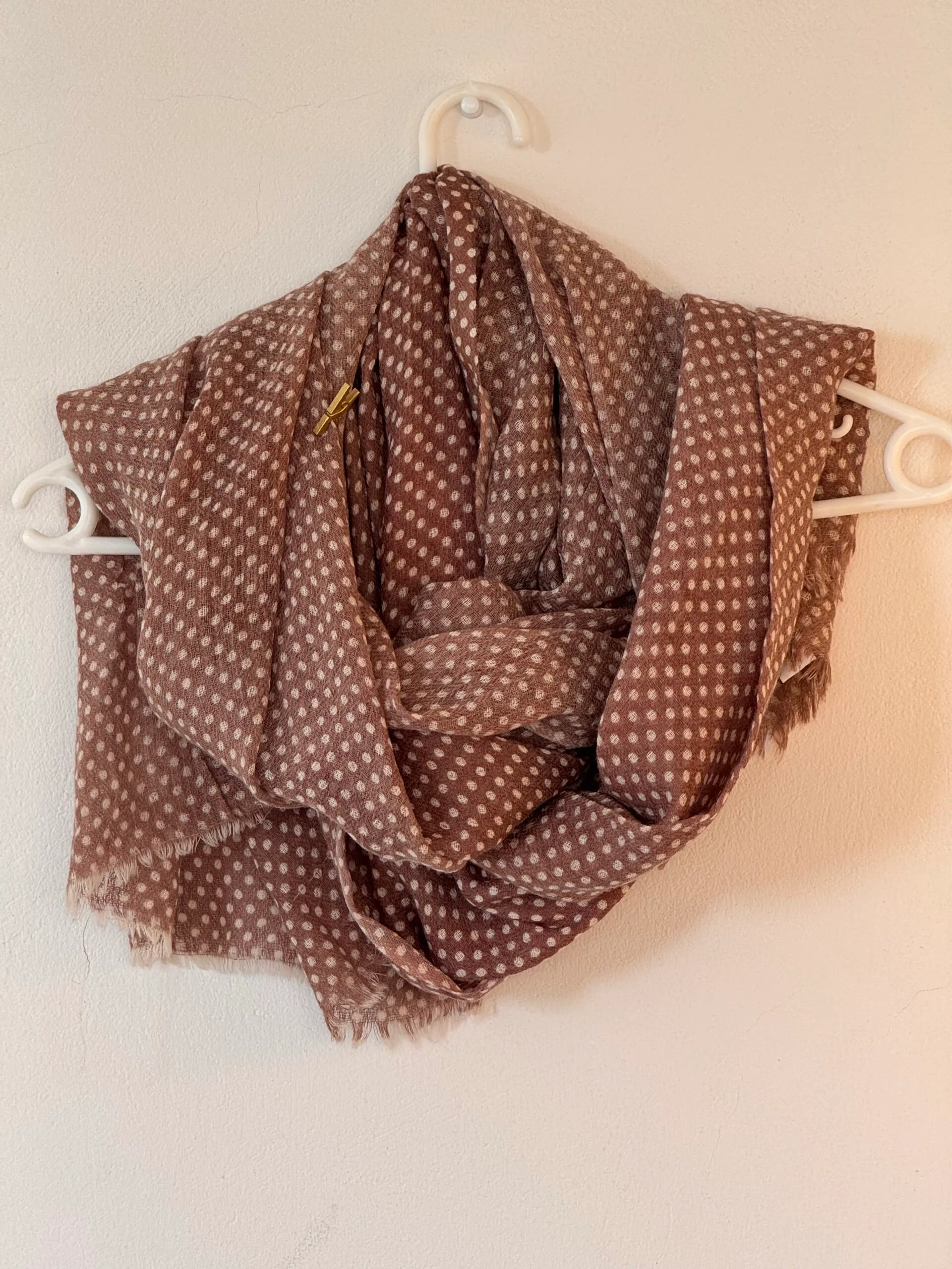 🧣 Camel Wool Scarf με Πουά — 100% Laine/Wool