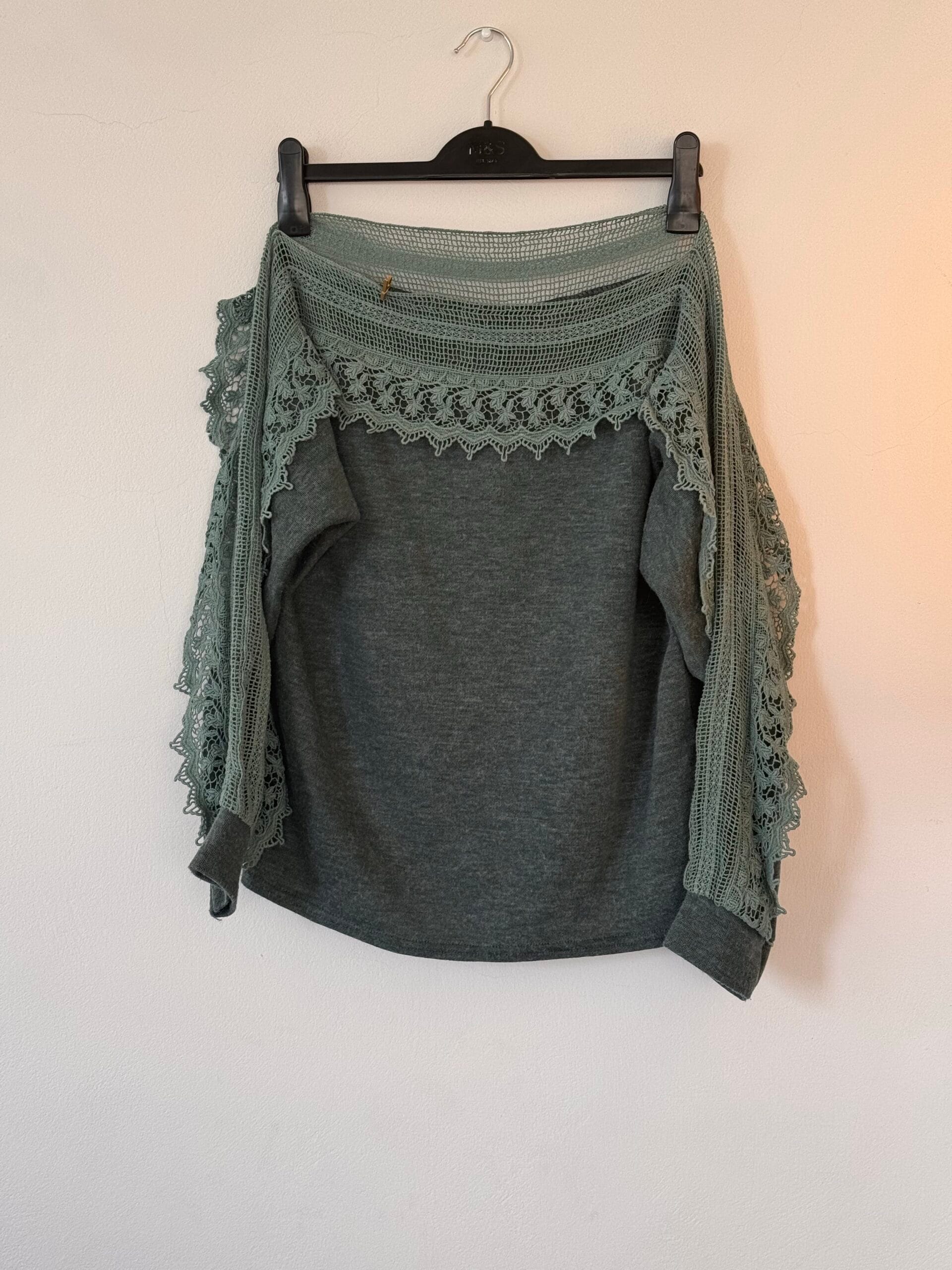 Romantic Sage Knit Top με χειροποίητη δαντέλα 1 Romantic Sage Knit Top με χειροποίητη δαντέλα