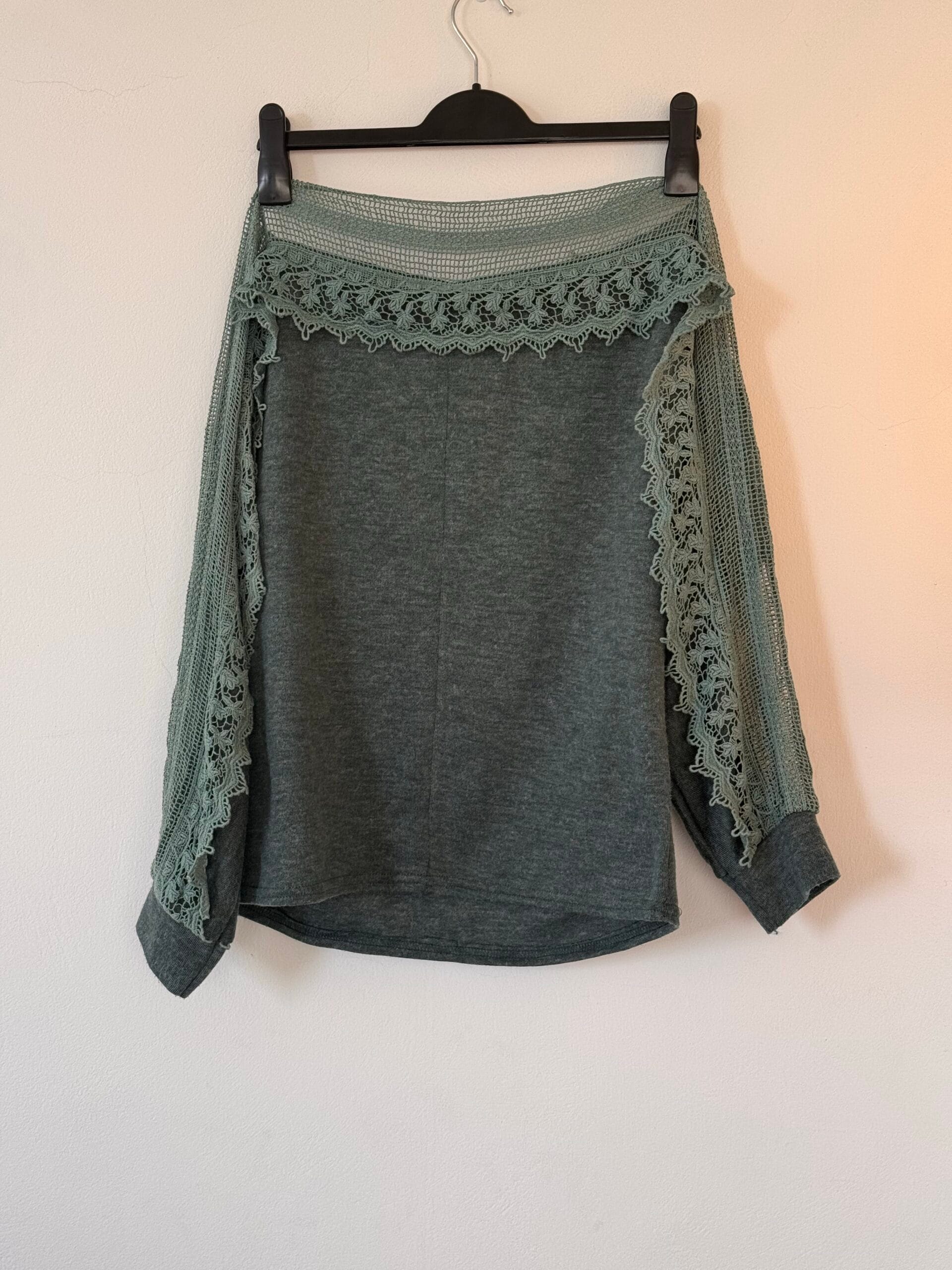 Romantic Sage Knit Top με χειροποίητη δαντέλα 4 Romantic Sage Knit Top με χειροποίητη δαντέλα - Image 4