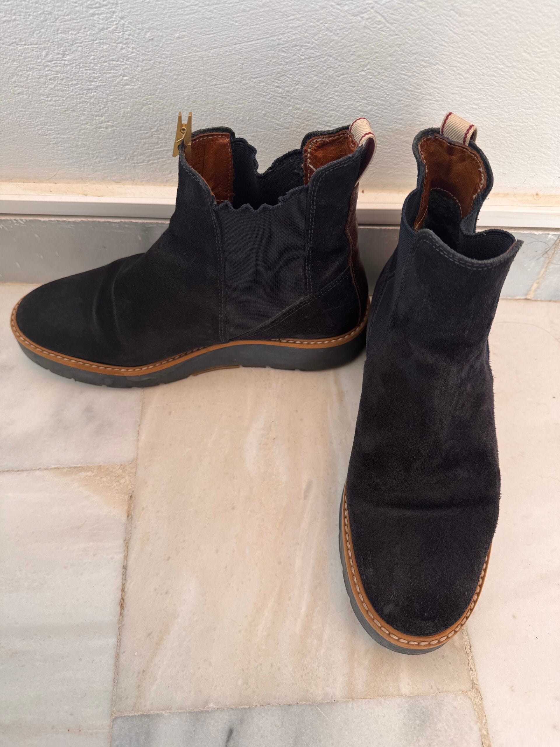 Chelsea Suede Boots με Δερμάτινη Λεπτομέρεια – Μέγεθος 37 4 Chelsea Suede Boots με Δερμάτινη Λεπτομέρεια – Μέγεθος 37 - Image 4