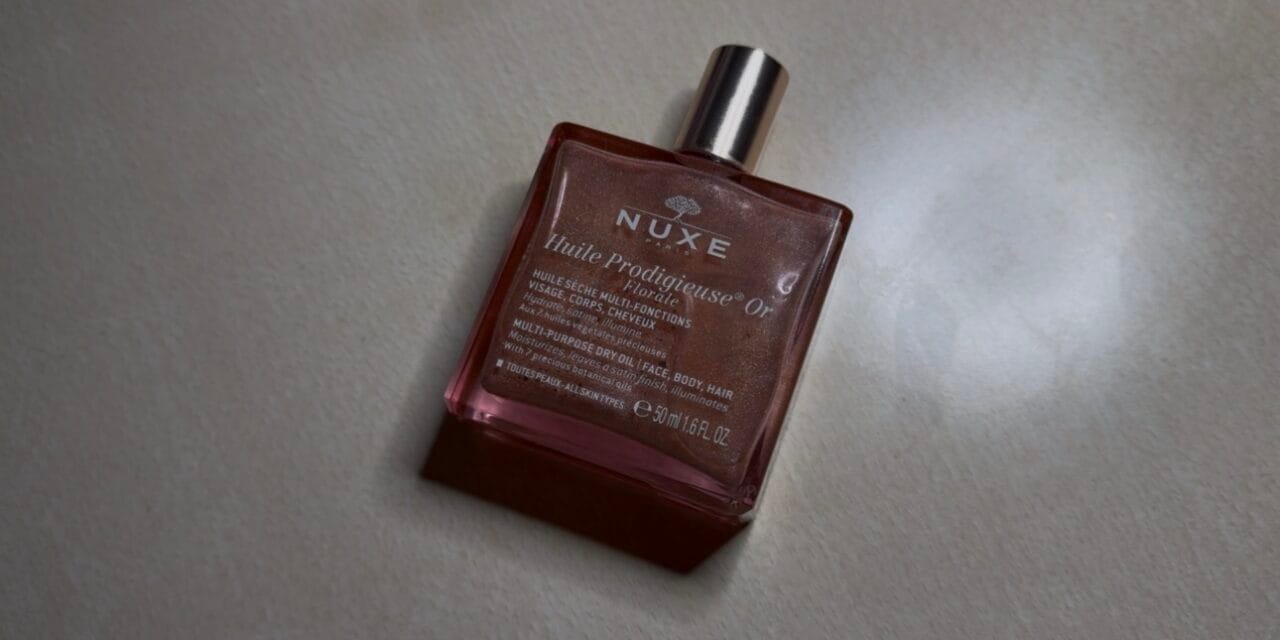 Το καλύτερο all-in-one έλαιο για πρόσωπο, σώμα & μαλλιά: όταν η λάμψη γίνεται καθημερινή τελετουργία