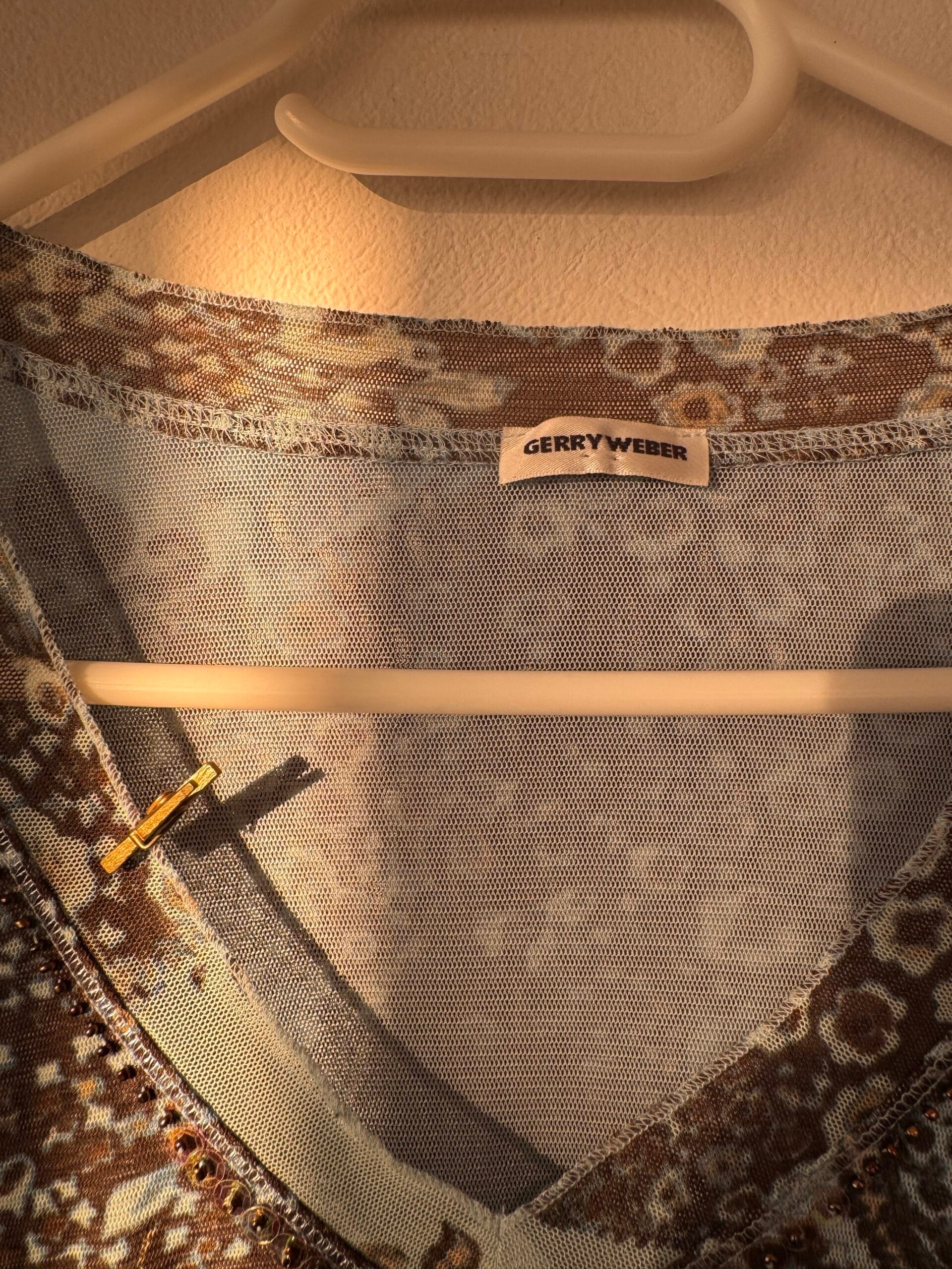 🖤 Gerry Weber | Μπλούζα mesh με paisley print & V λαιμόκοψη 2 🖤 Gerry Weber | Μπλούζα mesh με paisley print & V λαιμόκοψη - Image 2