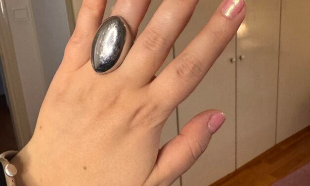 ⭐ Crystal Glazed Nails: Το πιο κομψό μανικιούρ των Χριστουγέννων – και ο πιο λαμπερός τρόπος να υποδεχθείς το 2026