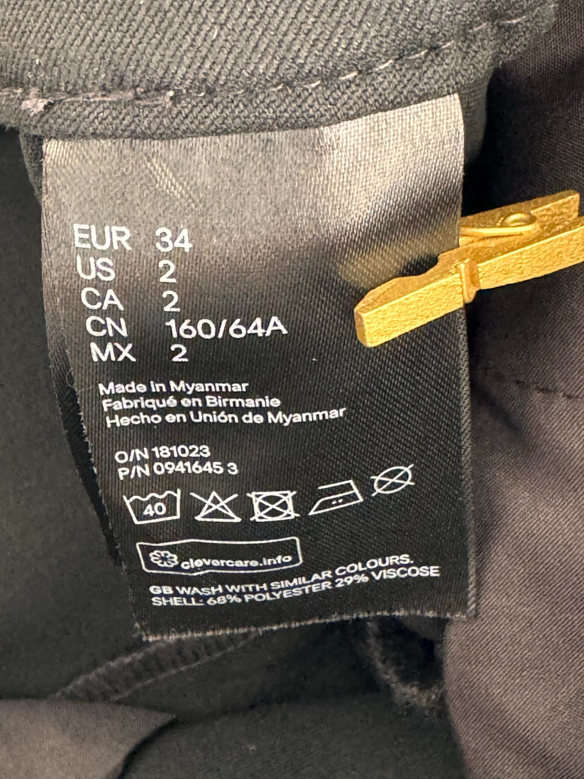 Minimal Black Tailored Trousers – H&M 4 Minimal Black Tailored Trousers – H&M - Image 4