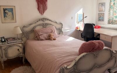 FASHION MEDIA BRAND 6 The “Coquette Aesthetic” is Back: Πώς να μετατρέψετε το δωμάτιό σας σε ένα Vintage Παριζιάνικο Καταφύγιο