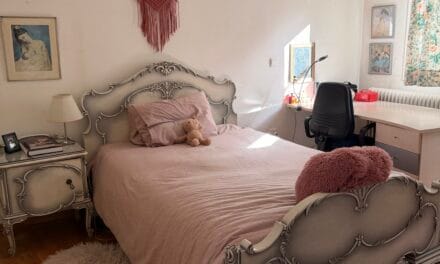 The “Coquette Aesthetic” is Back: Πώς να μετατρέψετε το δωμάτιό σας σε ένα Vintage Παριζιάνικο Καταφύγιο