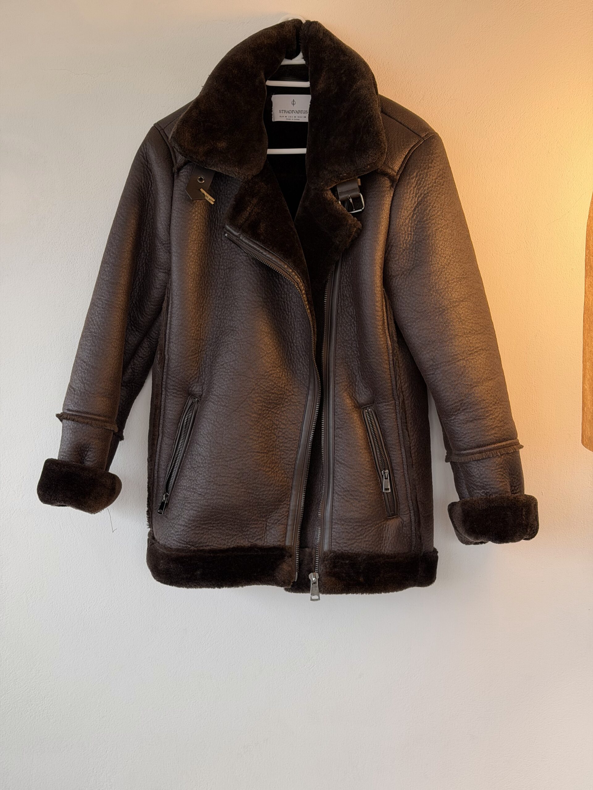 Stradivarius καφέ shearling aviator jacket – Faux shearling 1 Stradivarius καφέ shearling aviator jacket – Faux shearling