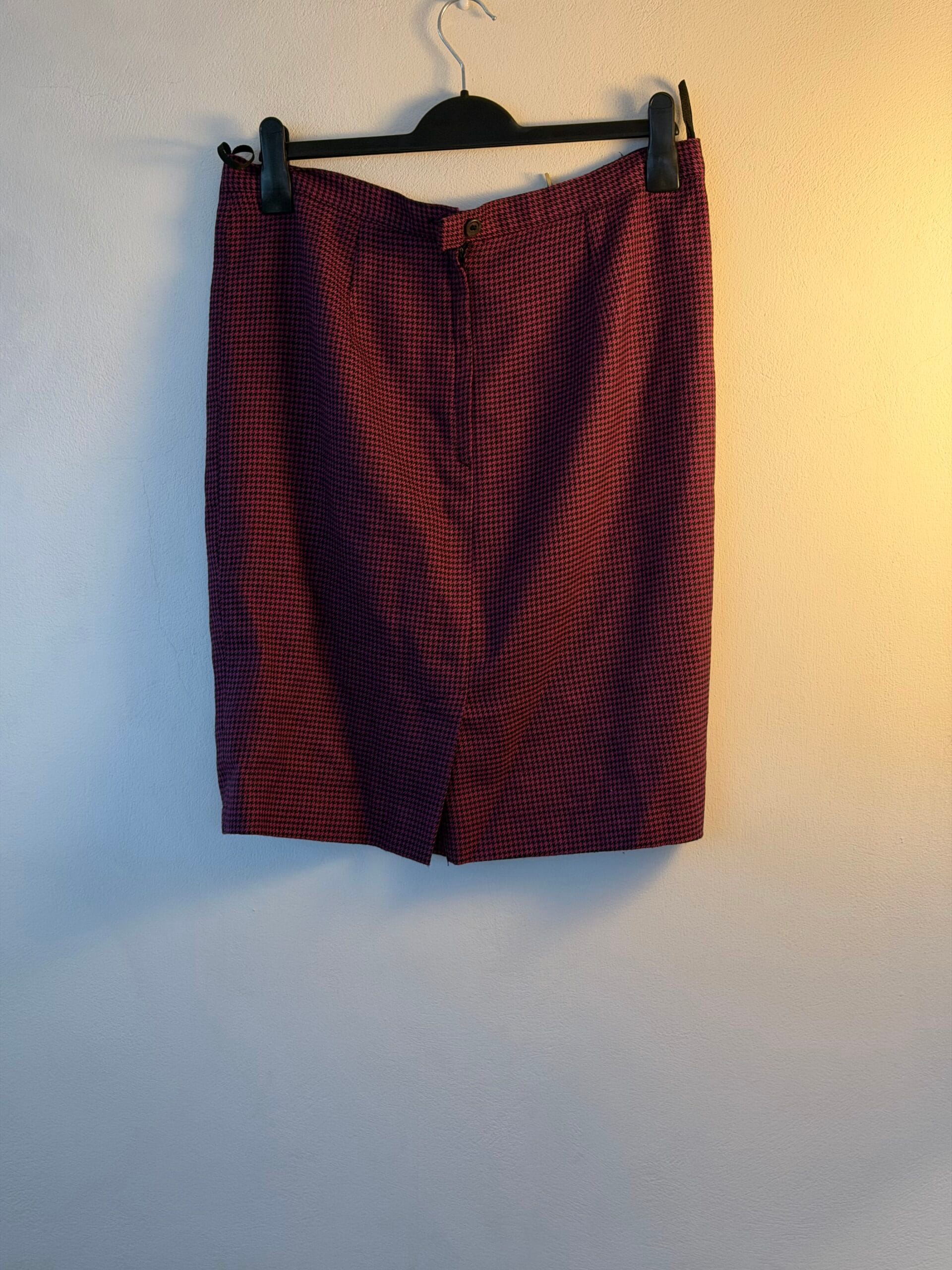 Vintage Houndstooth Pencil Skirt σε Bordeaux & Black (Set Match) 3 Vintage Houndstooth Pencil Skirt σε Bordeaux & Black (Set Match) - Image 3