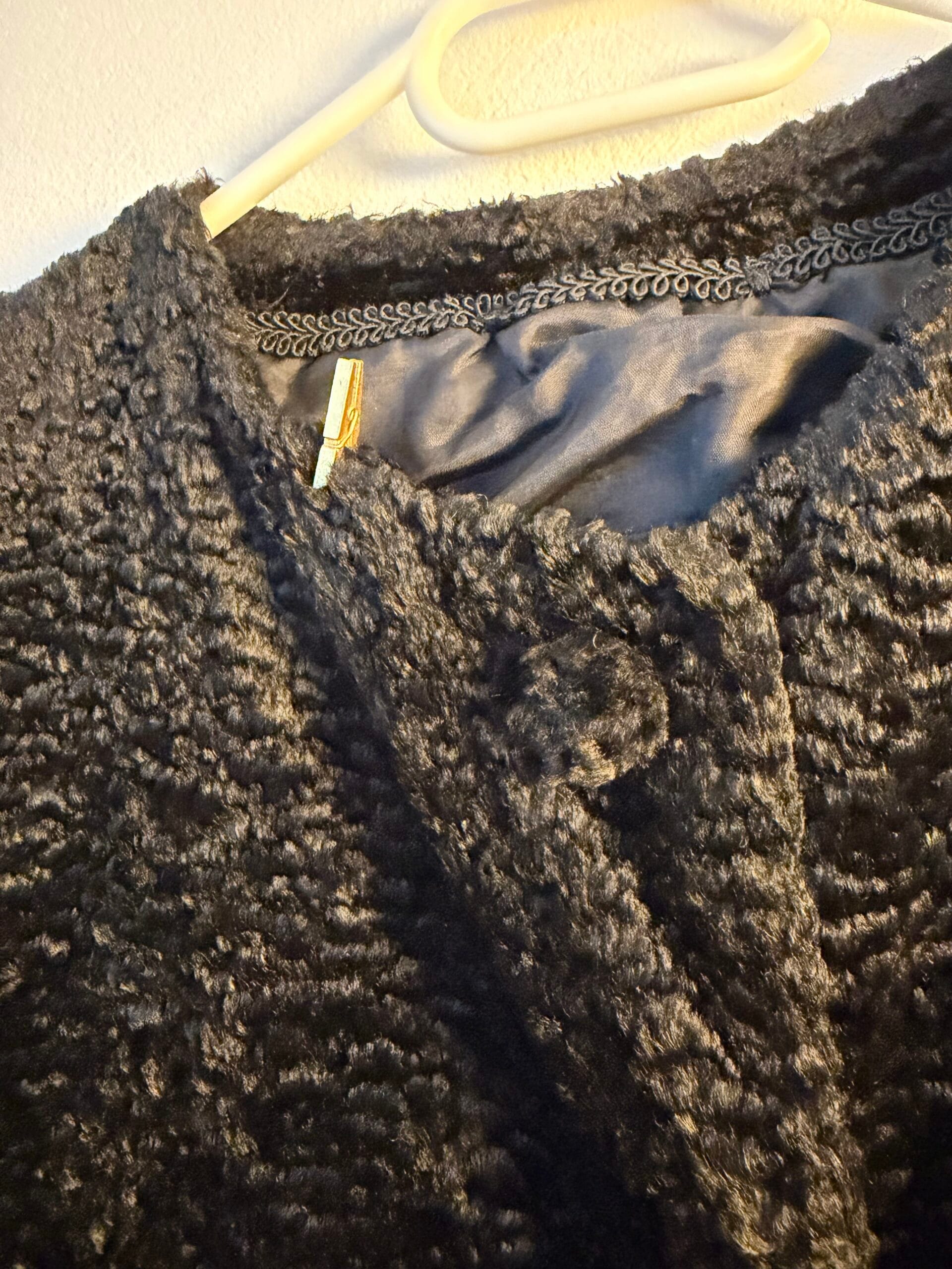 Μαύρο Textured Jacket με Κουμπιά – Minimal Statement Piece 3 Μαύρο Textured Jacket με Κουμπιά – Minimal Statement Piece - Image 3