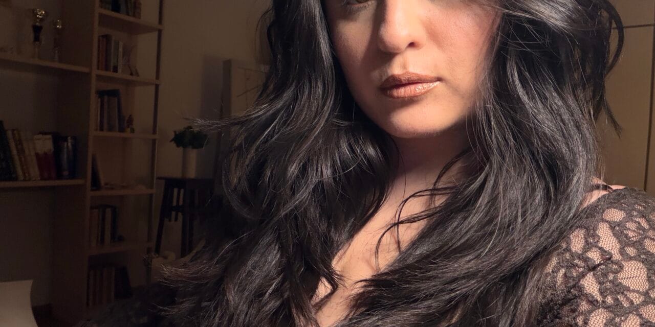 Γιατί το Καφέ Faceliner είναι το Beauty Essential του 2026 🗞️