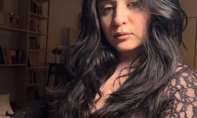 Γιατί το Καφέ Faceliner είναι το Beauty Essential του 2026 🗞️