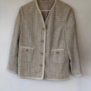 FASHION MEDIA BRAND 30 Tweed Jacket σε cream pastel ύφανση με χρυσά κουμπιά – S/M