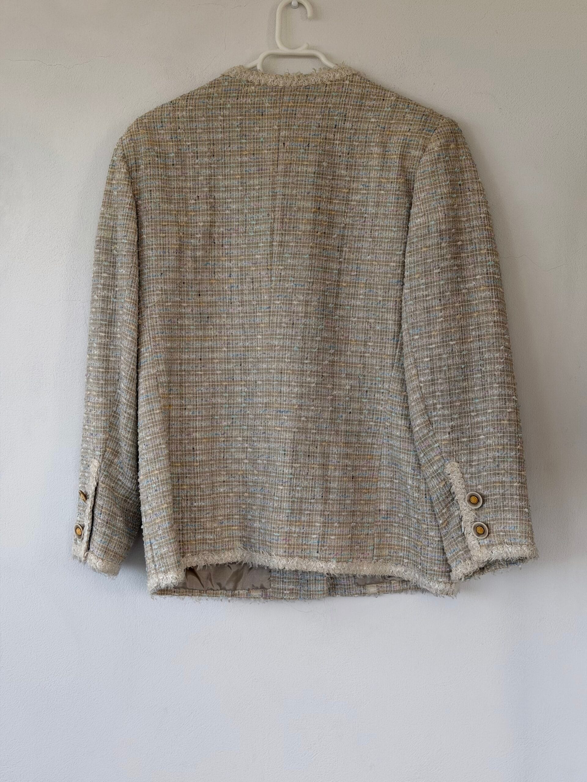 Tweed Jacket σε cream pastel ύφανση με χρυσά κουμπιά – S/M 2 Tweed Jacket σε cream pastel ύφανση με χρυσά κουμπιά – S/M - Image 2