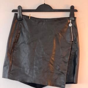 FASHION MEDIA BRAND 26 ZARA Μαύρη Faux Leather Mini Φούστα XS με Wrap Σχέδιο & Φερμουάρ