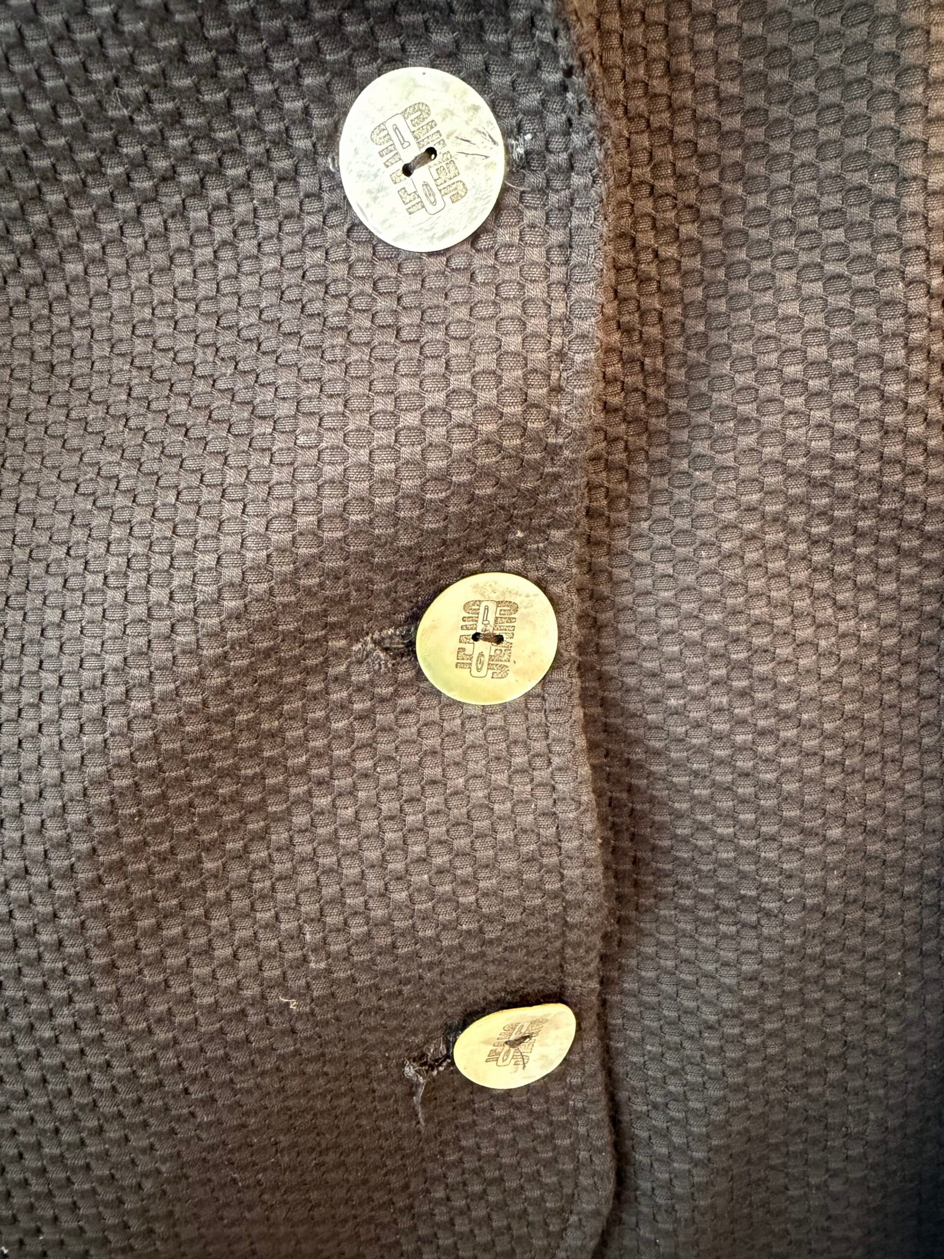 Μαύρο textured blazer με statement κουμπιά – Classic tailored fit 3 Μαύρο textured blazer με statement κουμπιά – Classic tailored fit - Image 3