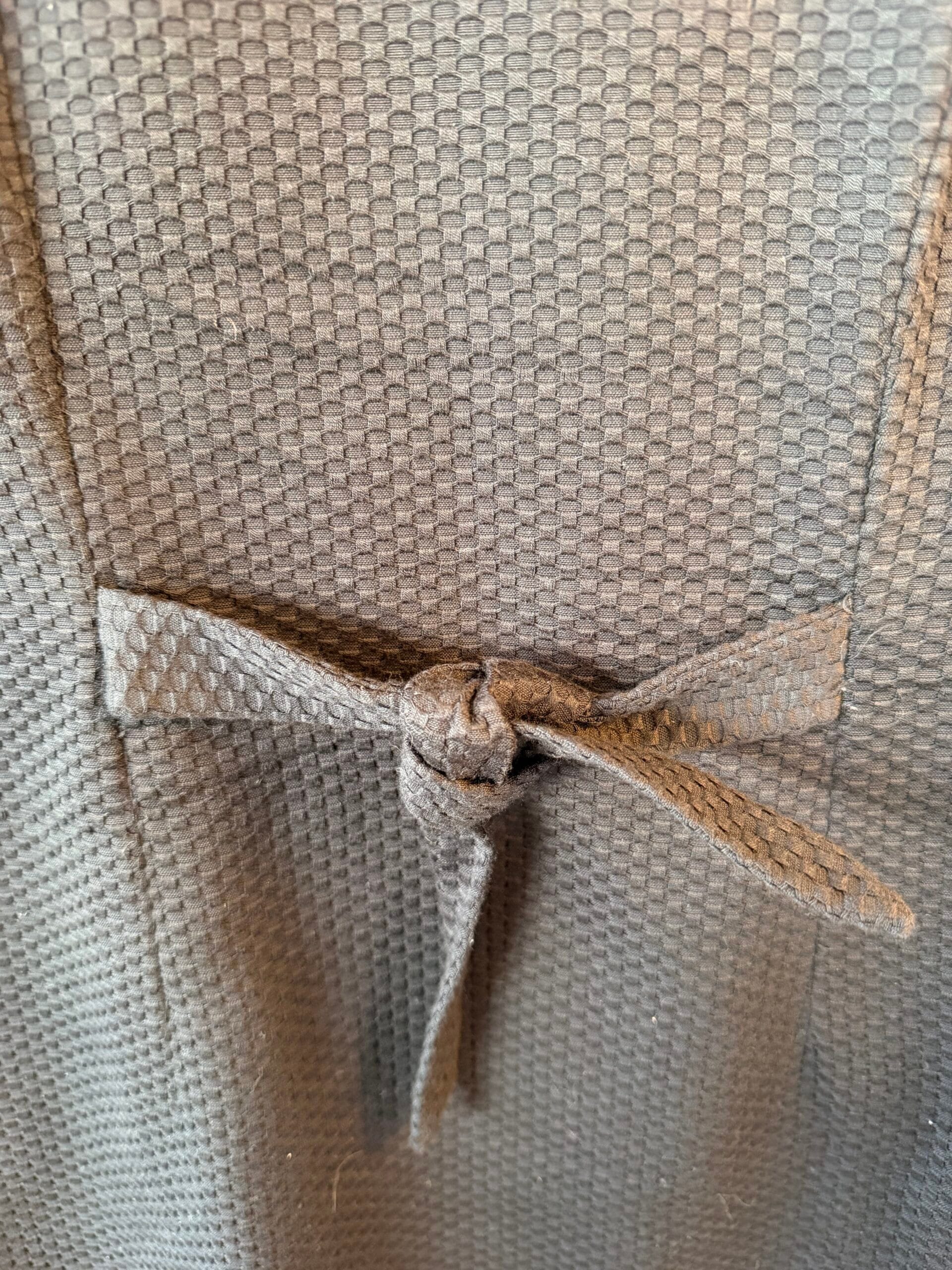 Black Textured Sleeveless Dress – Set με Structured Blazer 2 Black Textured Sleeveless Dress – Set με Structured Blazer - Image 2