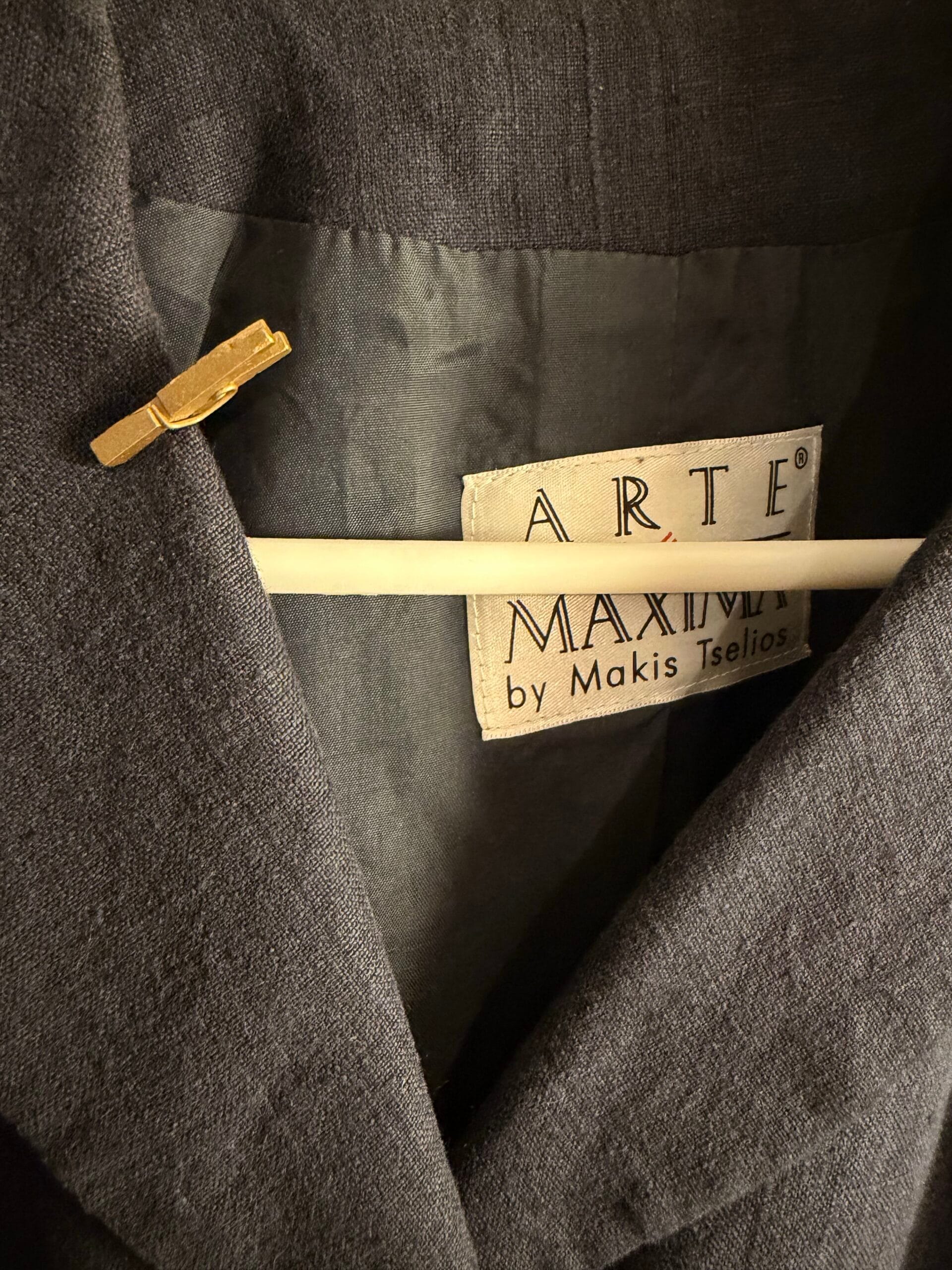 ARTE MAXIMA by Makis Tselios navy tailored blazer με κοντό μανίκι 3 ARTE MAXIMA by Makis Tselios navy tailored blazer με κοντό μανίκι - Image 3
