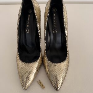 Envie Metallic Gold Snake-Effect Pumps – EU 36
