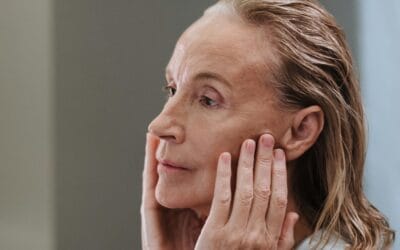 FASHION MEDIA BRAND 3 Skin Longevity: Η Επιστήμη πίσω από το τέλος του “Anti-Aging” – Τι συμβαίνει στα κύτταρά μας;